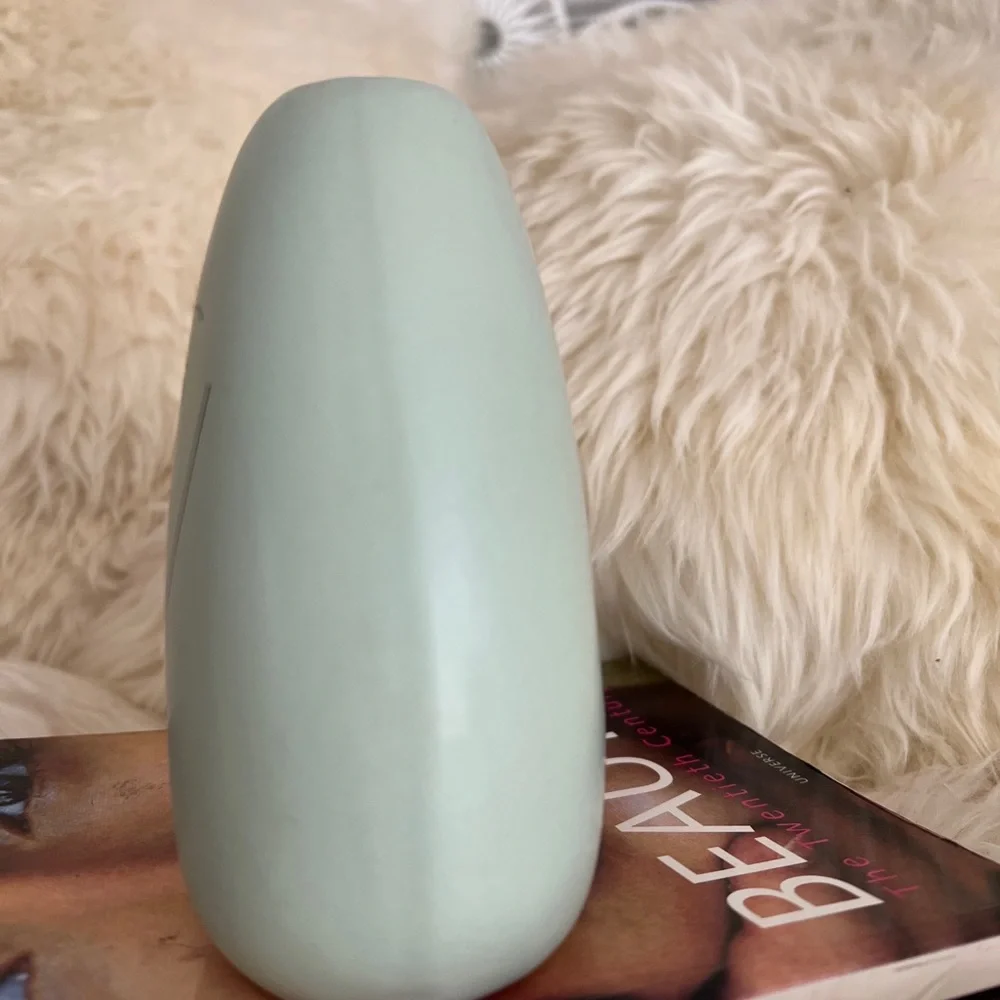 Minimalist Woman’s Face Vase Bohemian line art mint green feminist art - Picture 2 of 8